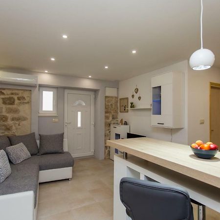 Studio Apartman "Brce" Kaštela 外观 照片