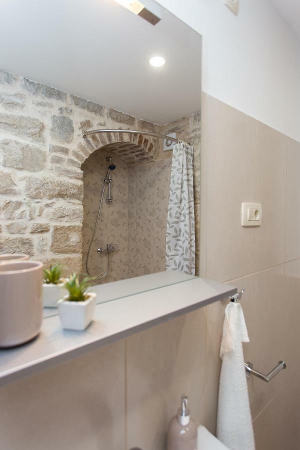 Studio Apartman "Brce" Kaštela 外观 照片