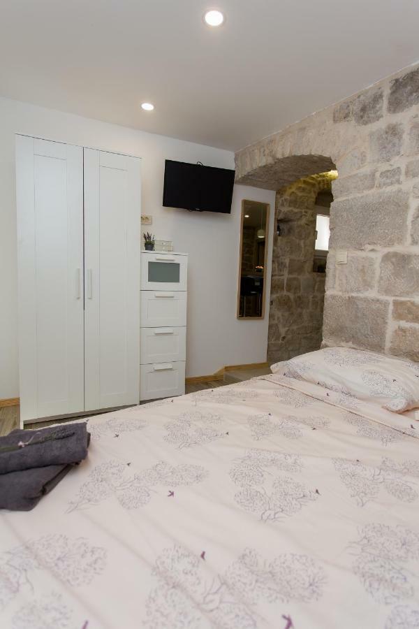 Studio Apartman "Brce" Kaštela 外观 照片
