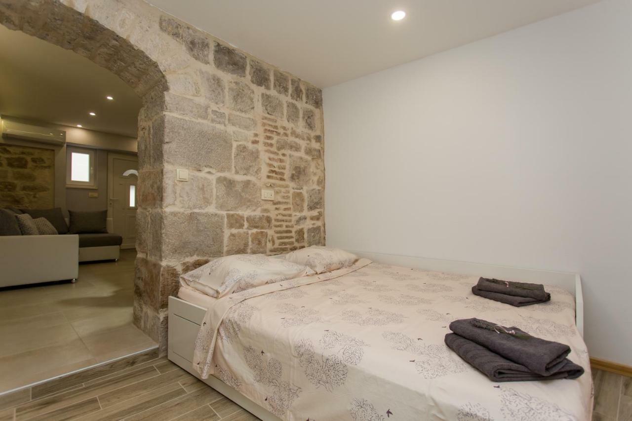 Studio Apartman "Brce" Kaštela 外观 照片