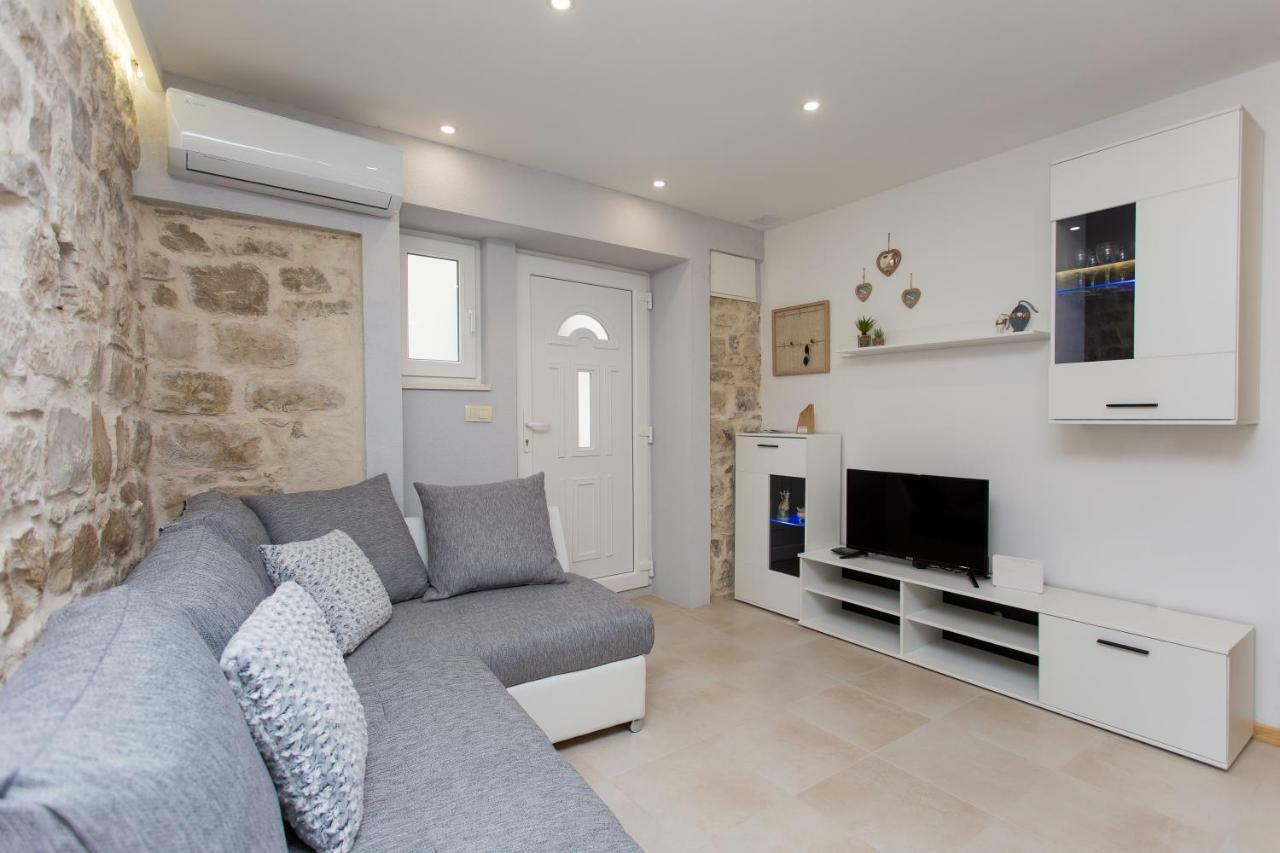Studio Apartman "Brce" Kaštela 外观 照片