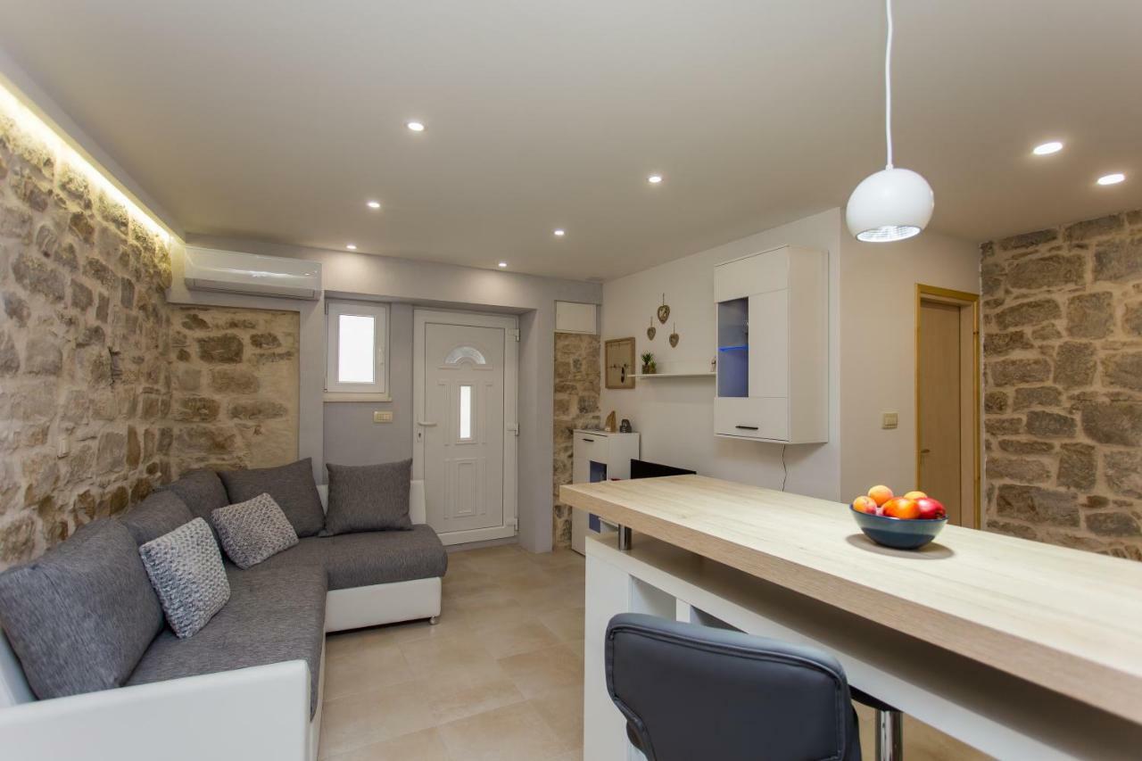 Studio Apartman "Brce" Kaštela 外观 照片